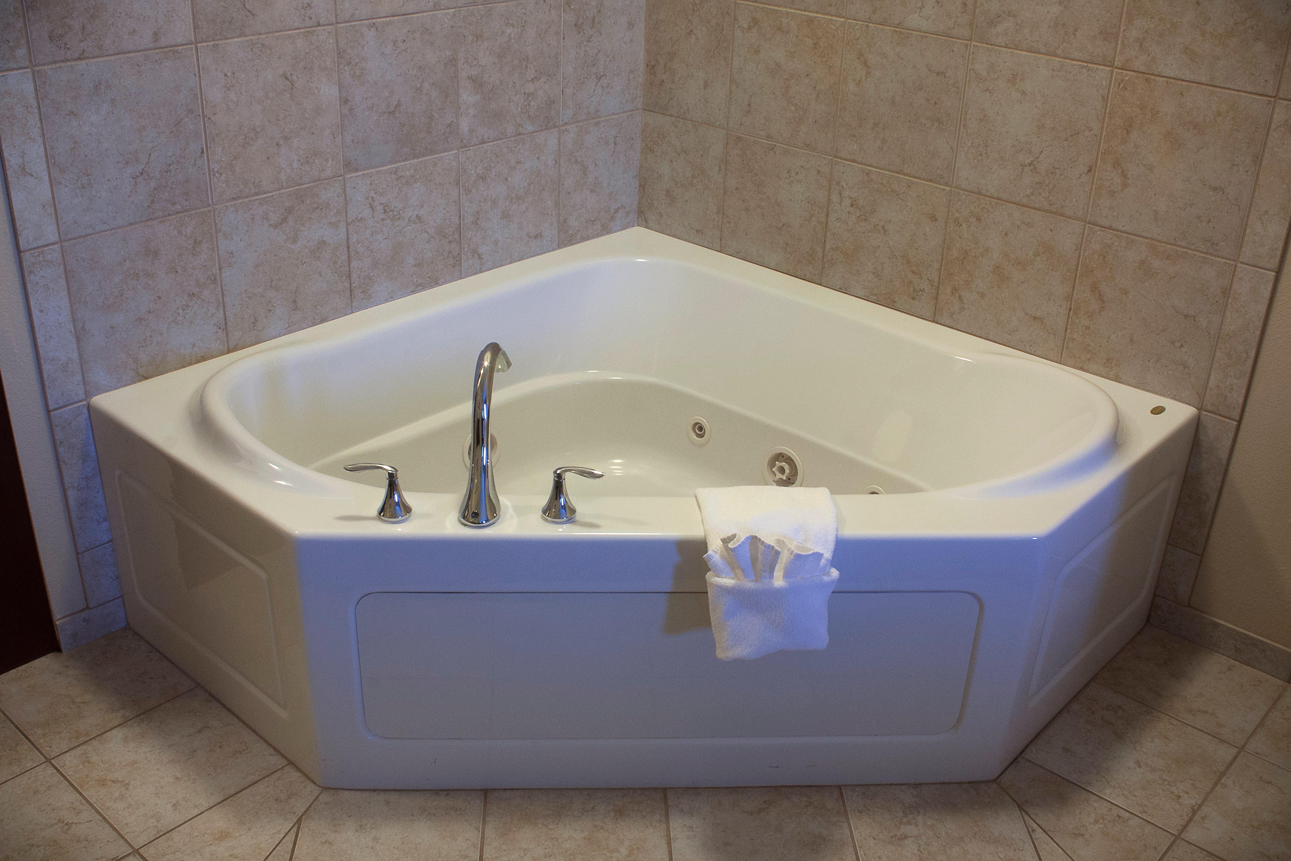 Holiday Inn Express & Suites Youngstown West I 80, An Ihg Hotel Dış mekan fotoğraf