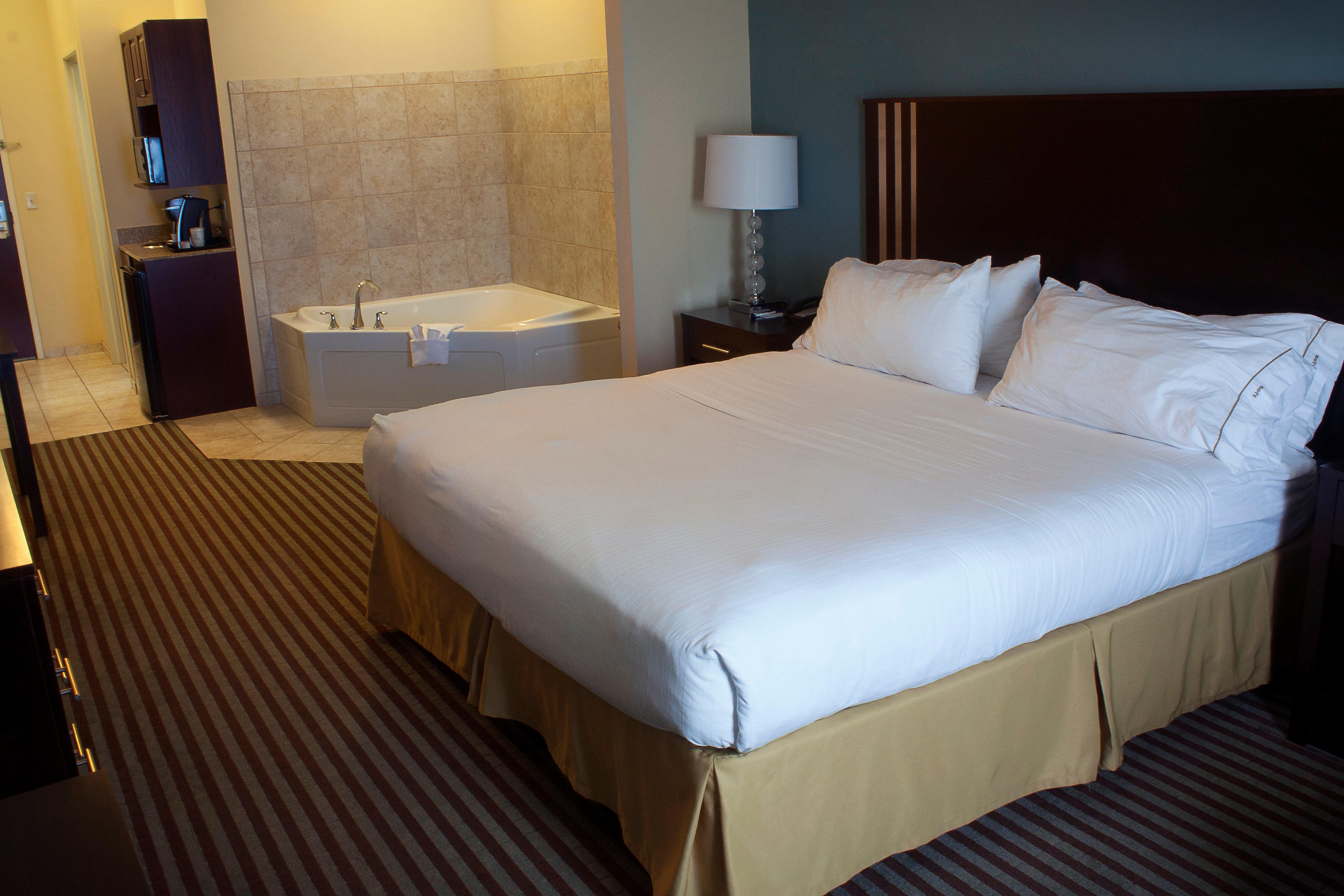 Holiday Inn Express & Suites Youngstown West I 80, An Ihg Hotel Dış mekan fotoğraf