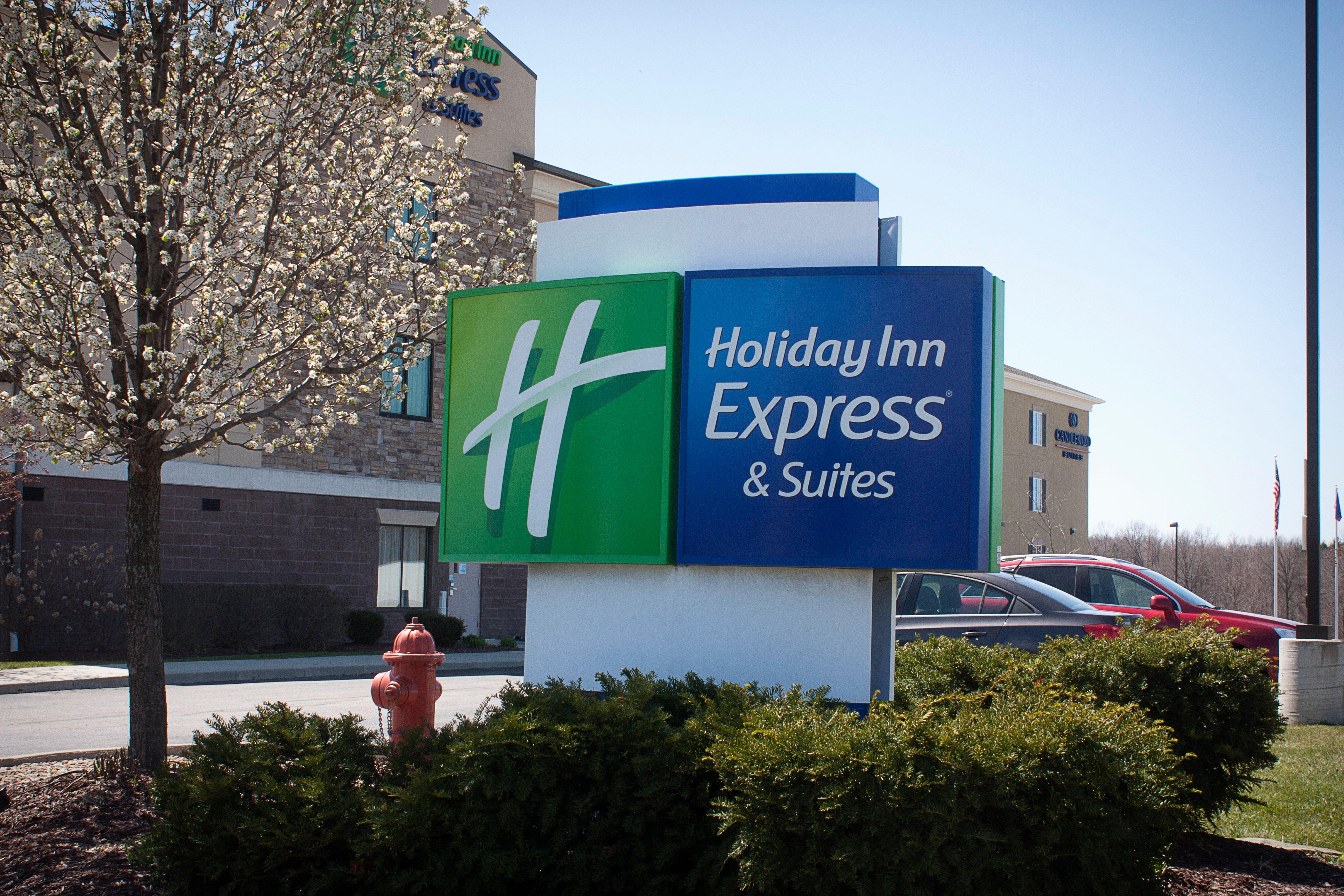 Holiday Inn Express & Suites Youngstown West I 80, An Ihg Hotel Dış mekan fotoğraf