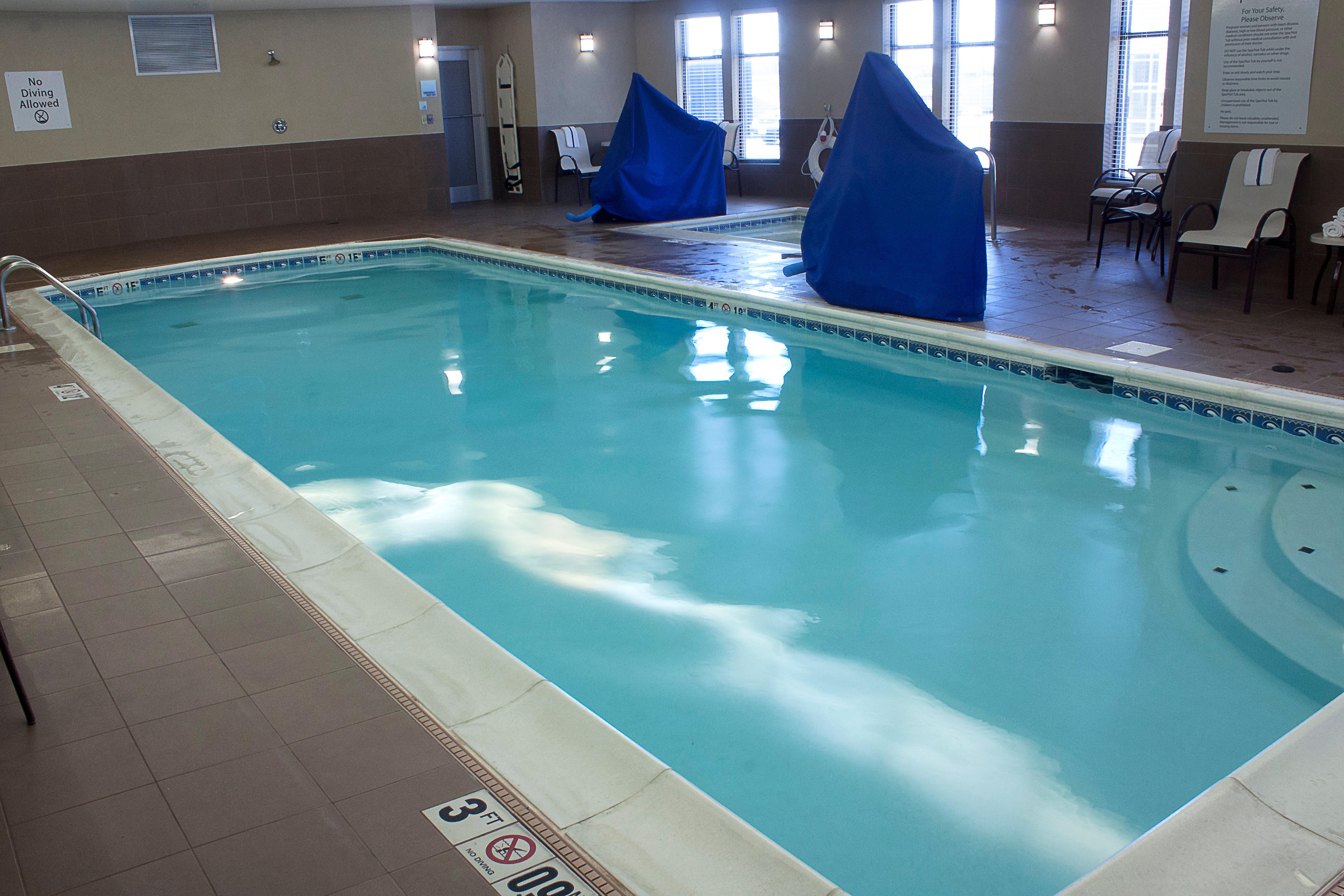 Holiday Inn Express & Suites Youngstown West I 80, An Ihg Hotel Dış mekan fotoğraf