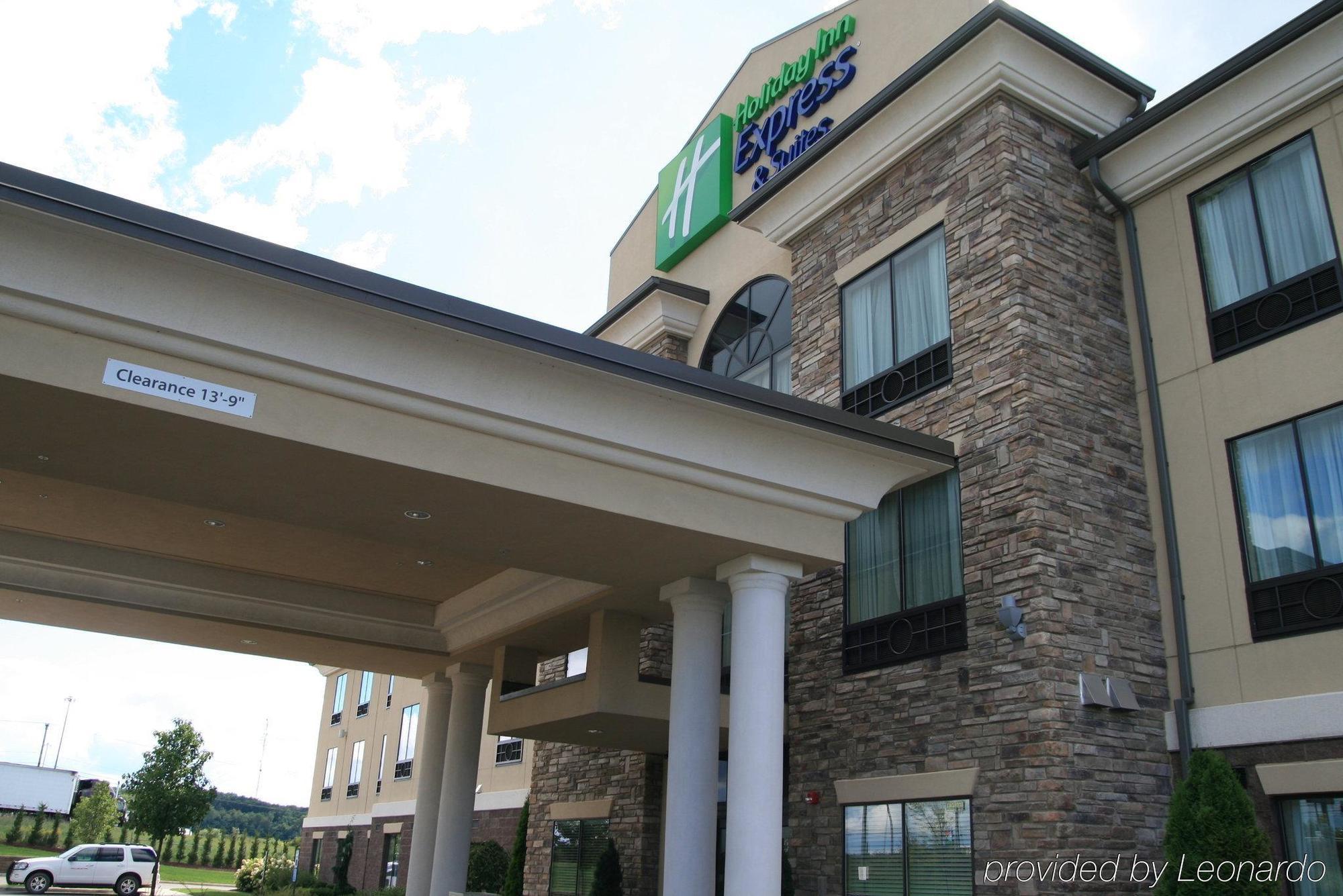 Holiday Inn Express & Suites Youngstown West I 80, An Ihg Hotel Dış mekan fotoğraf