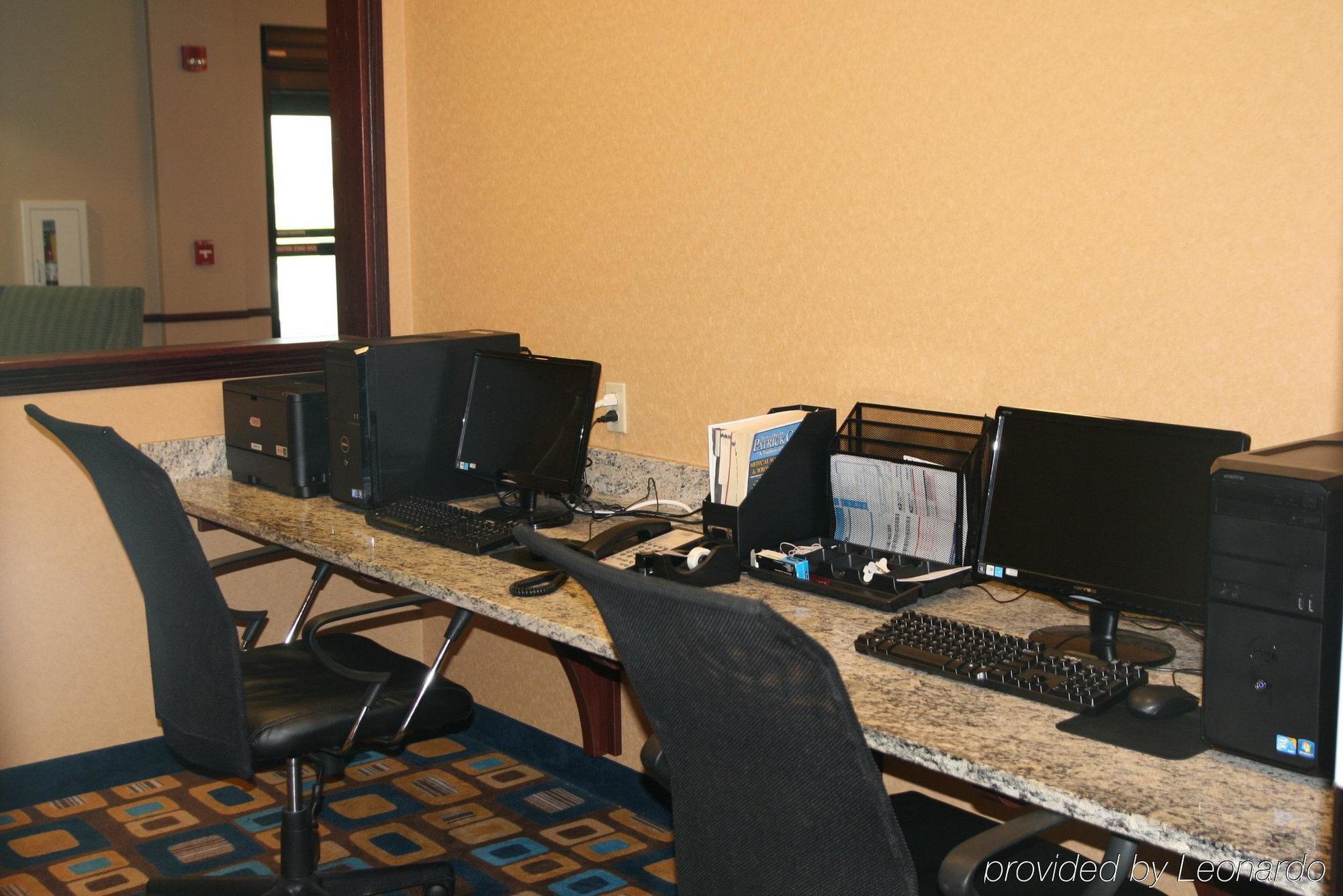 Holiday Inn Express & Suites Youngstown West I 80, An Ihg Hotel Dış mekan fotoğraf