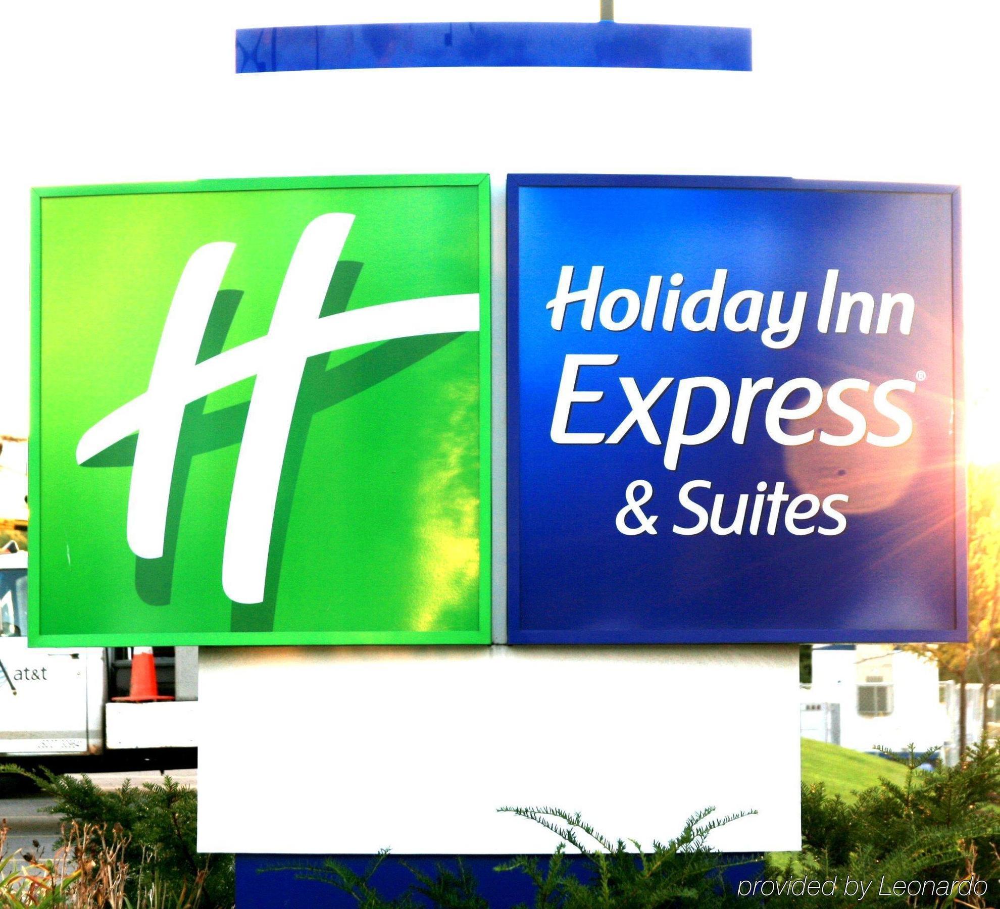 Holiday Inn Express & Suites Youngstown West I 80, An Ihg Hotel Dış mekan fotoğraf