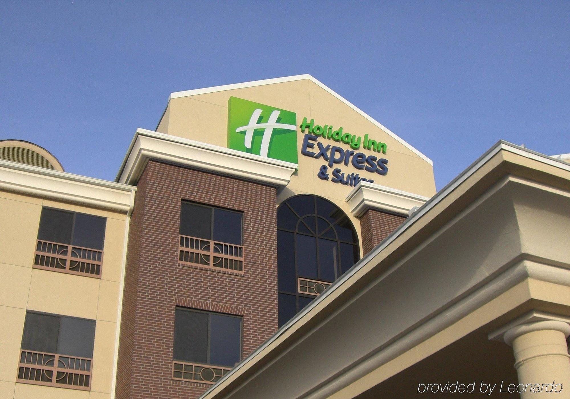 Holiday Inn Express & Suites Youngstown West I 80, An Ihg Hotel Dış mekan fotoğraf